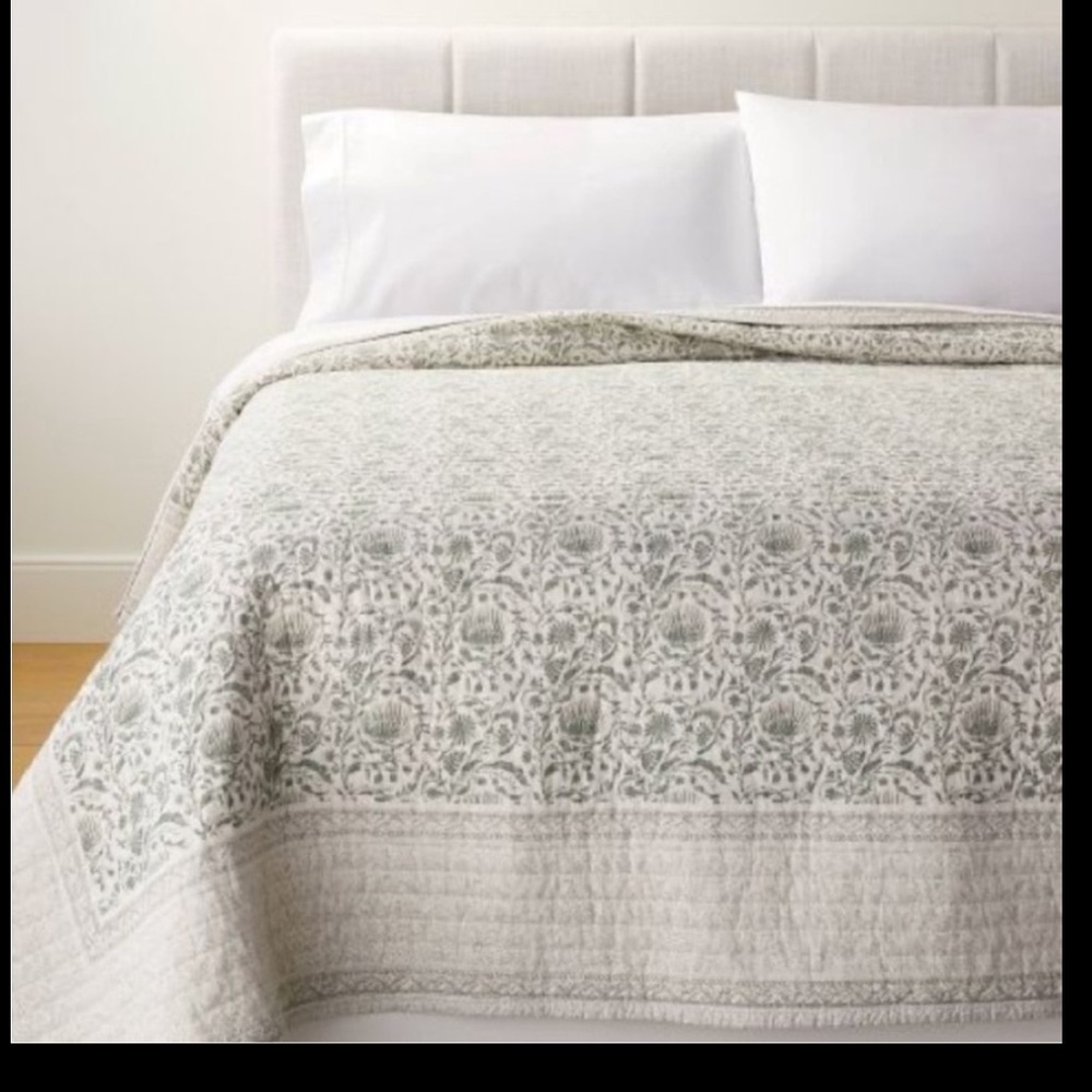 Studio McGee Decorative Cotton Slub Print Quilt Light Teal Green-Full/Queen